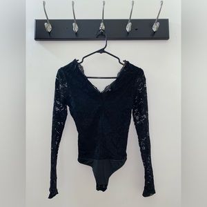 Dynamite lace v neck body suit